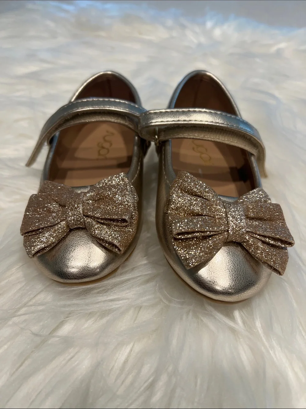 NWOT Girls Metallic Gold Mary Jane Shoes with Glitter Bow size 7M